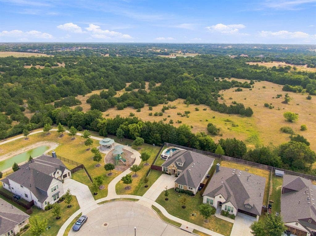 The location of this home gives you extra breathing room and zero cramped feelings