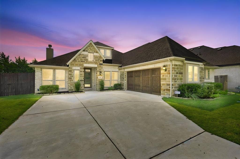 Welcome to this gorgeous, recently built Rockcress home by Bloomfield