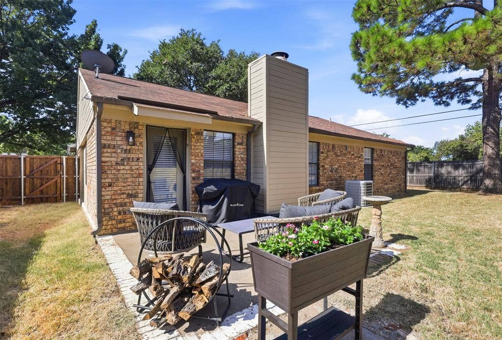 101 Clove Lane, Euless, TX 76039 101 Clove Lane, Euless, TX 76039
