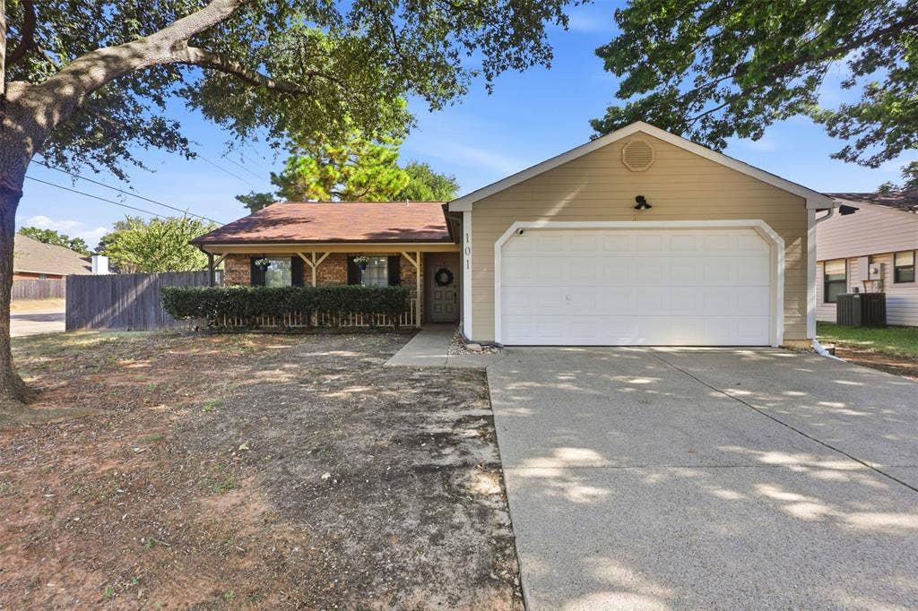 101 Clove Lane, Euless, TX 76039 101 Clove Lane, Euless, TX 76039