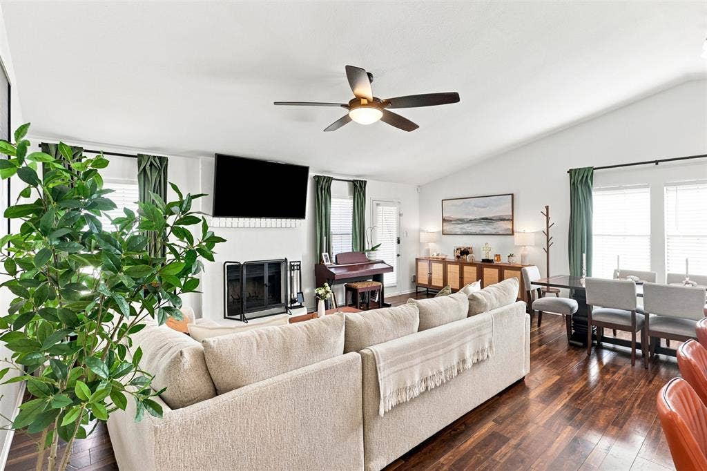101 Clove Lane, Euless, TX 76039 101 Clove Lane, Euless, TX 76039