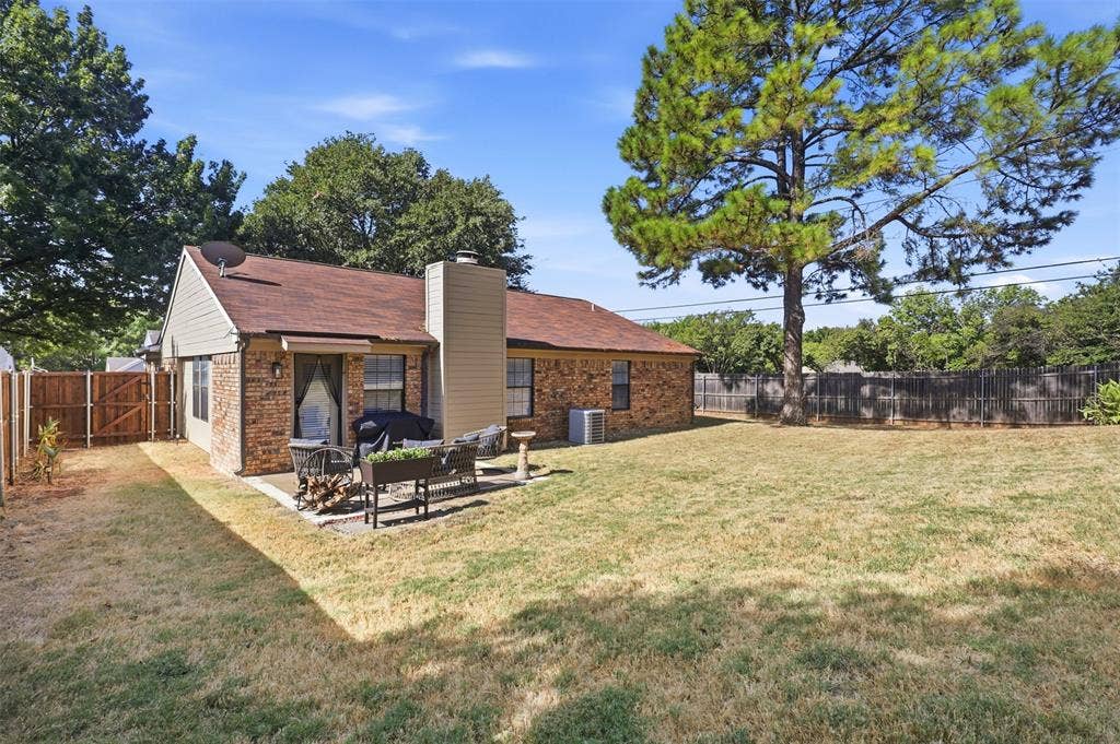 101 Clove Lane, Euless, TX 76039 101 Clove Lane, Euless, TX 76039