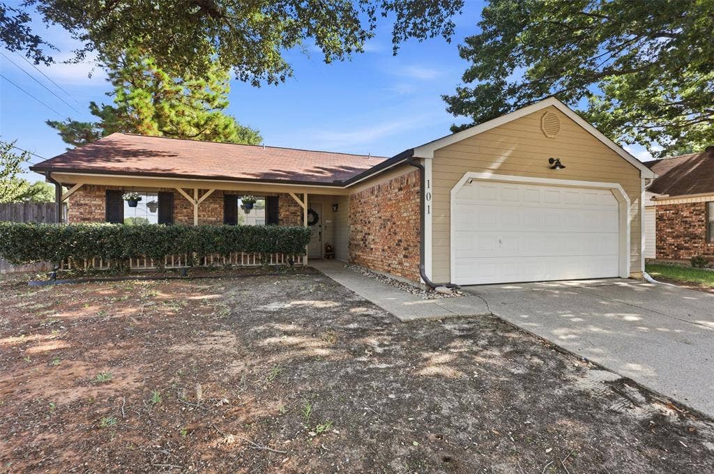 101 Clove Lane, Euless, TX 76039 101 Clove Lane, Euless, TX 76039