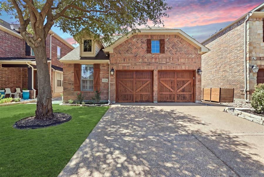 Property photo for 1324 Cog Hill Drive, Fort Worth, TX