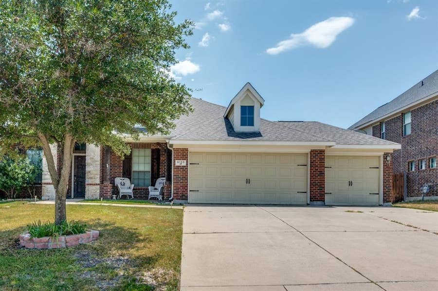 Property photo for 6133 Lamb Creek Drive, Fort Worth, TX