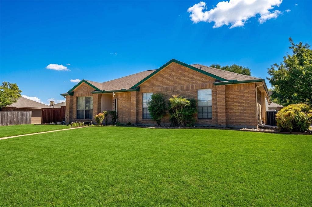 1400 Chicota Drive, Plano, TX 75023 1400 Chicota Drive, Plano, TX 75023