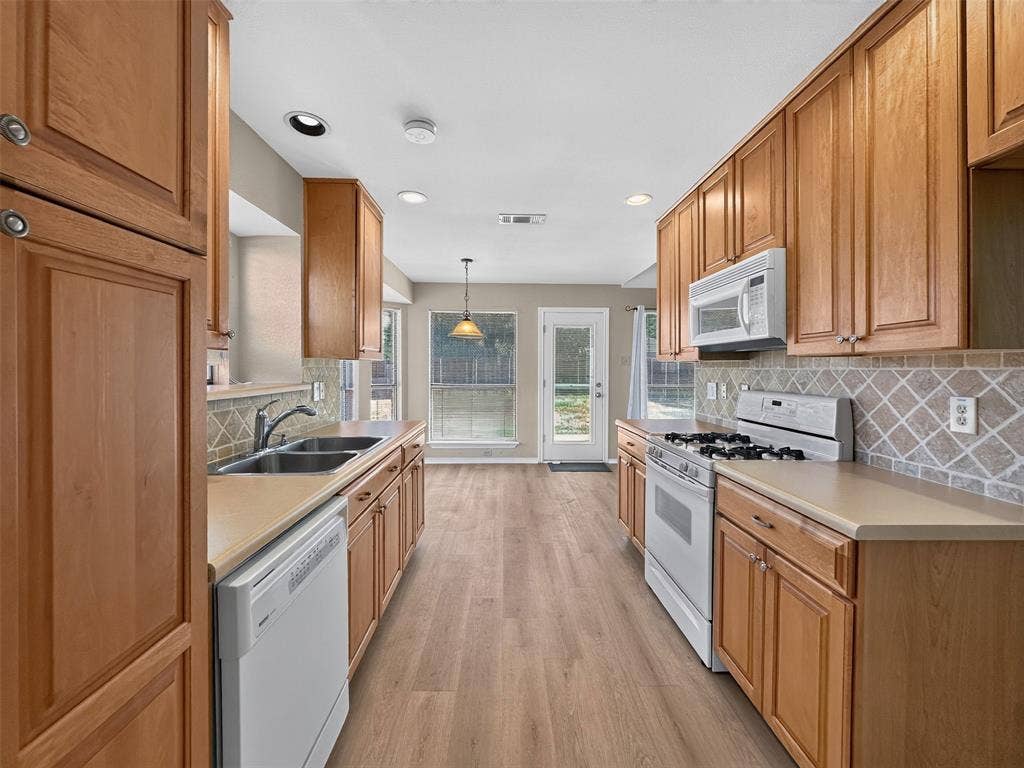 1400 Chicota Drive, Plano, TX 75023 1400 Chicota Drive, Plano, TX 75023