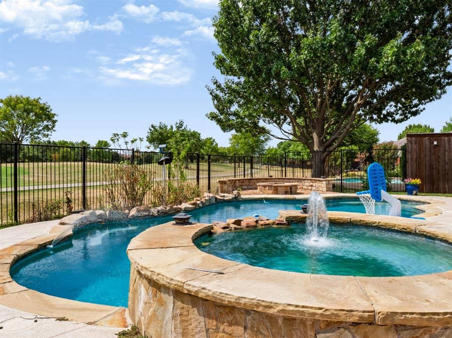 Property photo for 10518 Woodlands Trail, Rowlett, TX