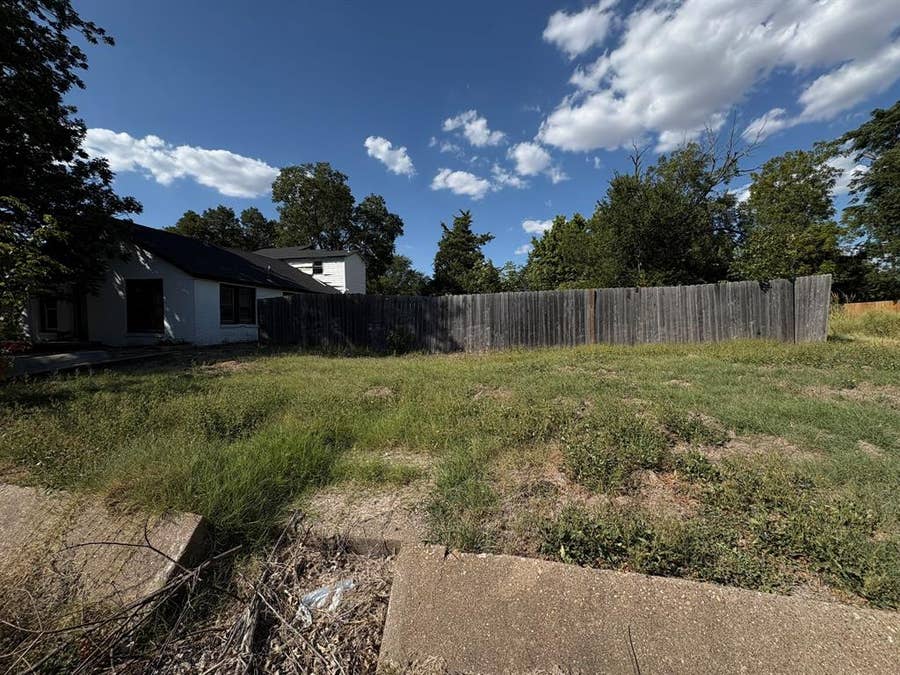 Property photo for 713 E Jefferson Street, Waxahachie, TX