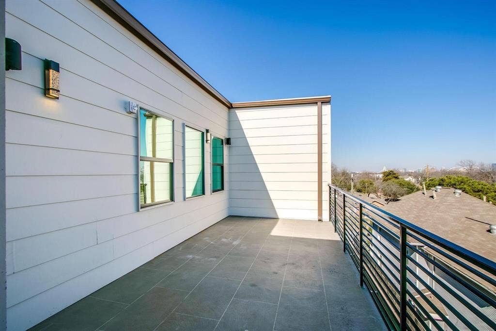 708 W 9th Street, #103, Dallas, TX 75208 Rooftop Deck