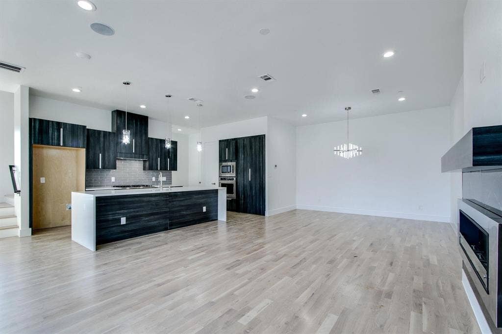 708 W 9th Street, #103, Dallas, TX 75208 708 W 9th Street, #103, Dallas, TX 75208