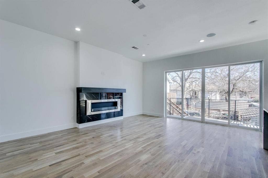 708 W 9th Street, #103, Dallas, TX 75208 708 W 9th Street, #103, Dallas, TX 75208