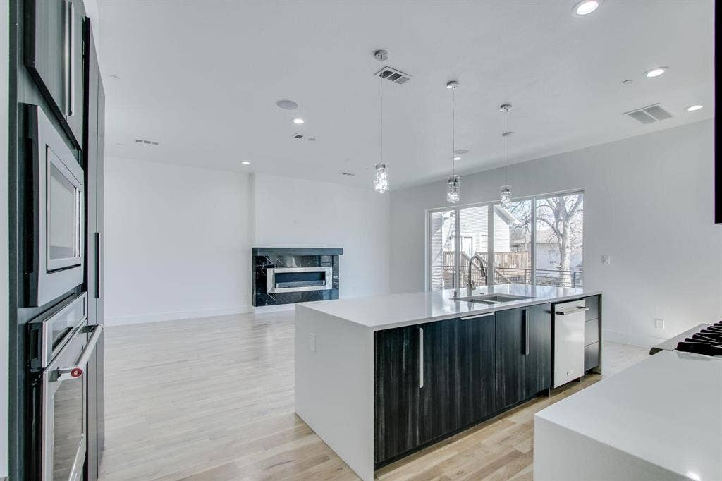 708 W 9th Street, #103, Dallas, TX 75208 708 W 9th Street, #103, Dallas, TX 75208