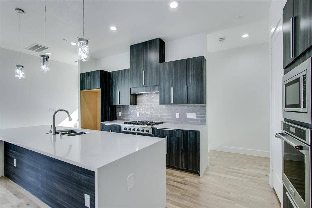 708 W 9th Street, #103, Dallas, TX 75208 708 W 9th Street, #103, Dallas, TX 75208