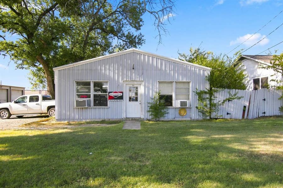Property photo for 205 W 4th Street, Justin, TX