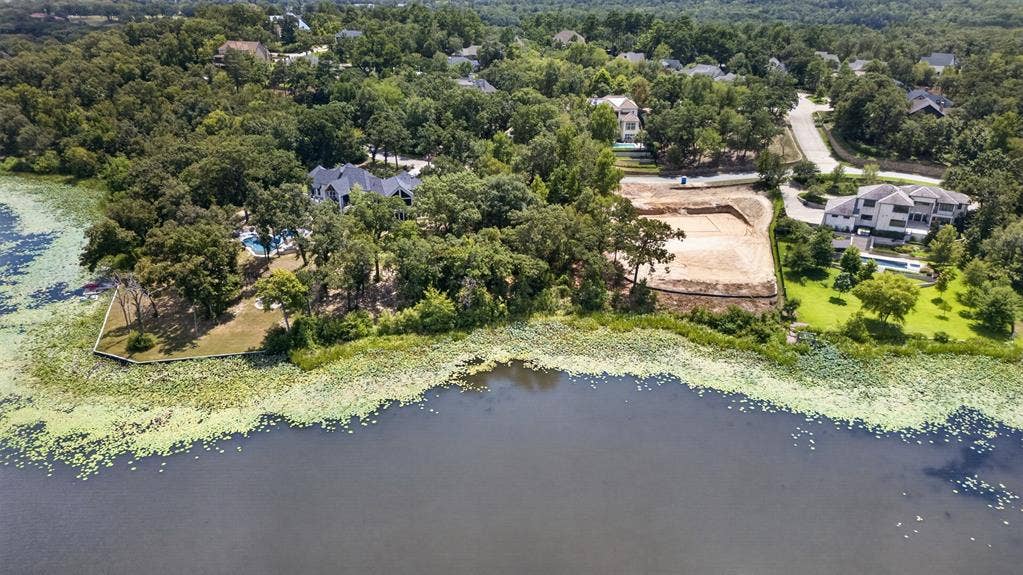4513 Cascades Shoreline Drive, Tyler, TX 75709 Lakefront property