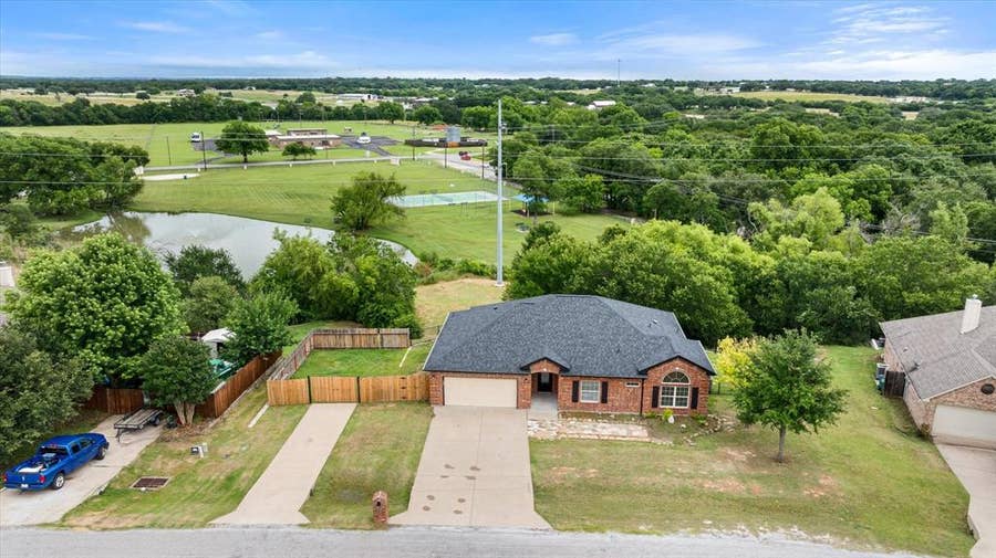 Property photo for 2935 Meandering Way, Granbury, TX