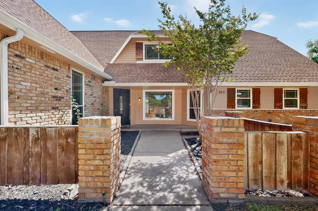 1380 Green Hills Court, Duncanville, TX 75137