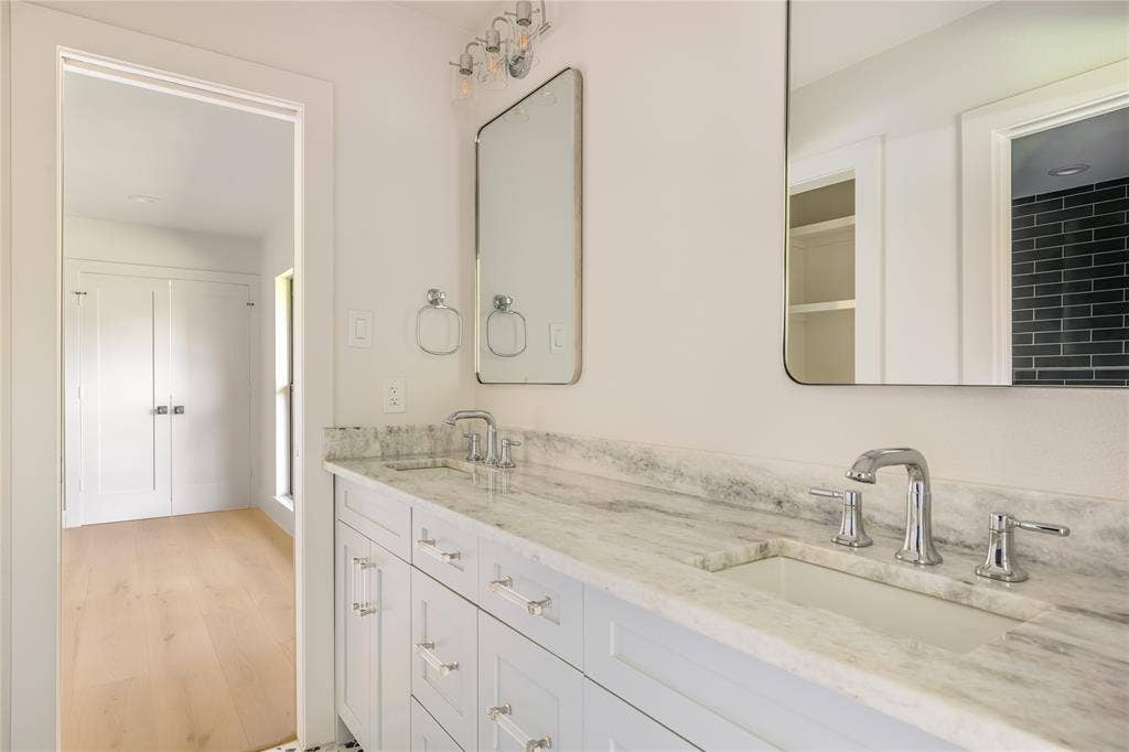 7139 Baxtershire Drive, Dallas, TX 75230