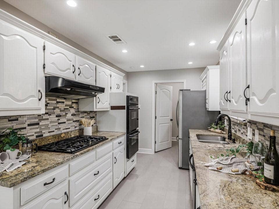 1724 Hearthstone Drive, Plano, TX 75023 1724 Hearthstone Drive, Plano, TX 75023