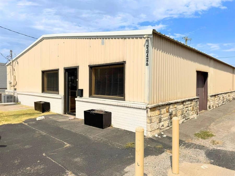 Property photo for 1342 E US Highway 377, Granbury, TX