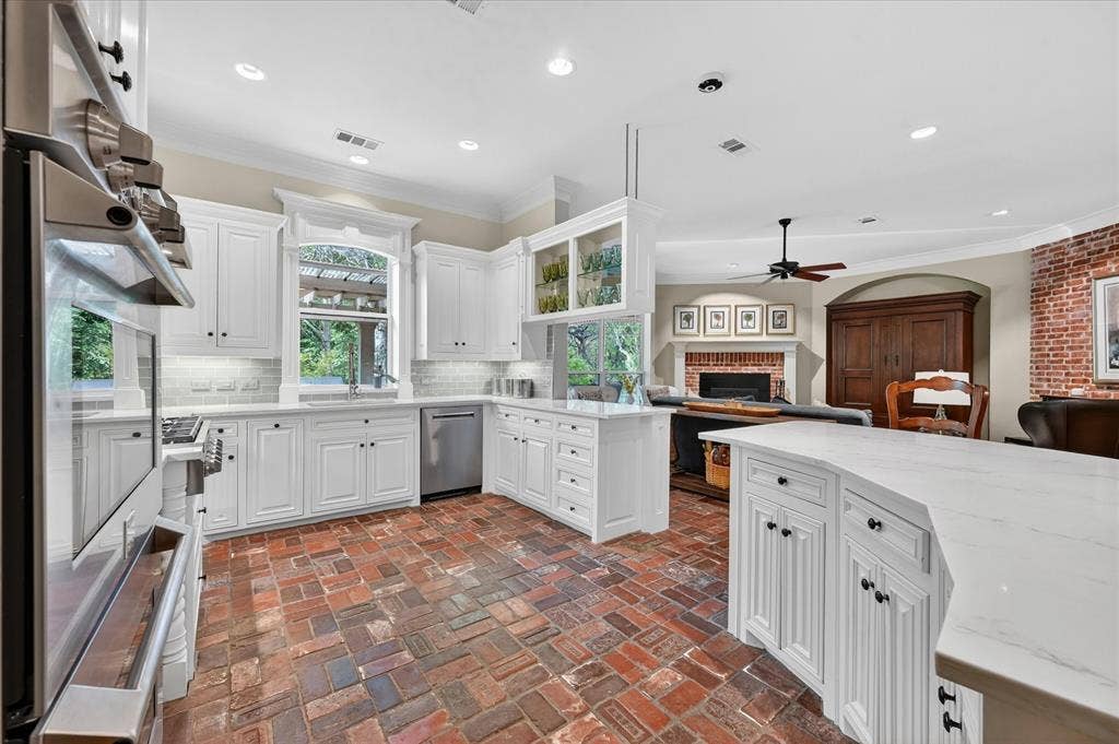 731 Creekwood Drive N, Fairview, TX 75069 731 Creekwood Drive N, Fairview, TX 75069