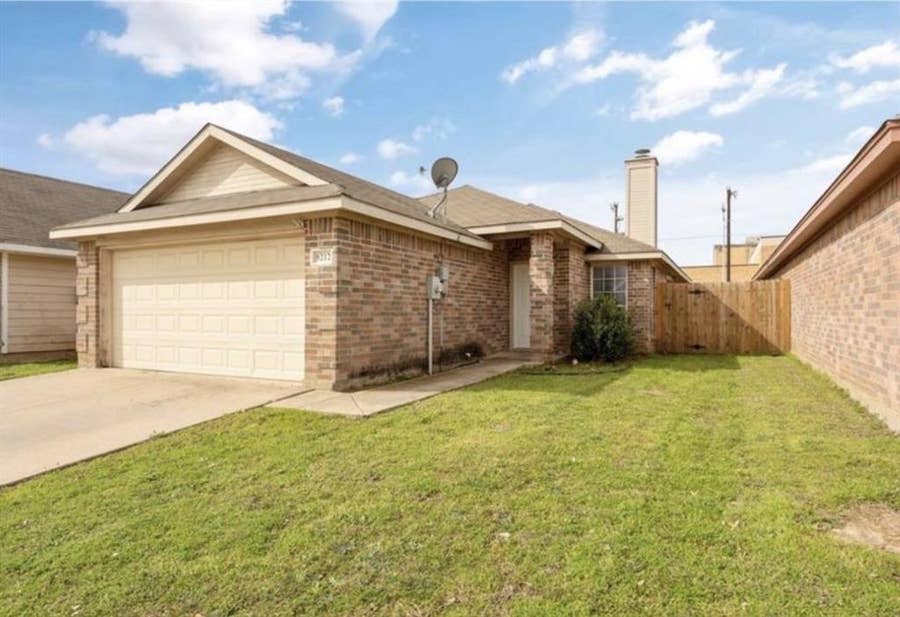 Property photo for 9212 Coral Lane, Fort Worth, TX