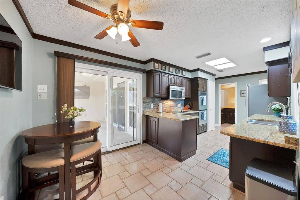 1818 Sara Lane, Richardson, TX 75081 1818 Sara Lane, Richardson, TX 75081