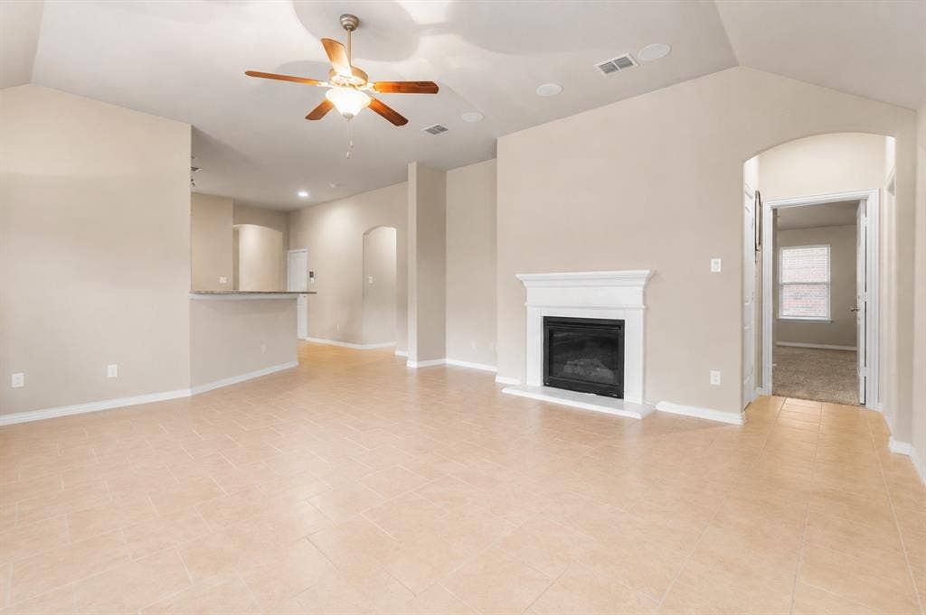 620 Swift Current Drive, Crowley, TX 76036 620 Swift Current Drive, Crowley, TX 76036