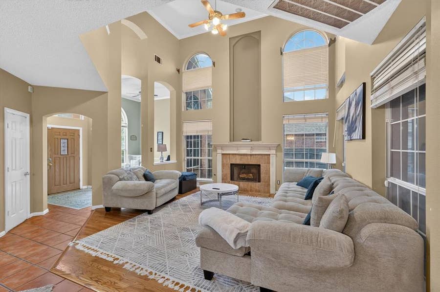 Property photo for 9803 Hickory Hollow Lane, Irving, TX