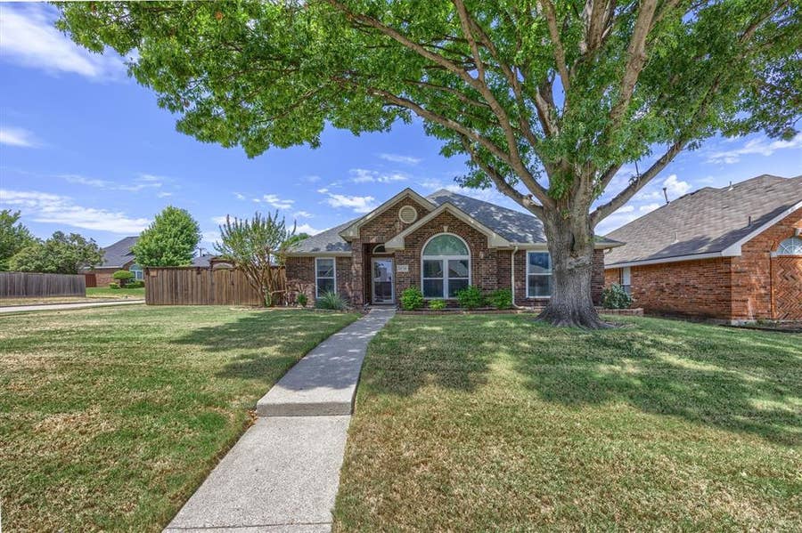 Property photo for 10714 Huntington Road, Frisco, TX