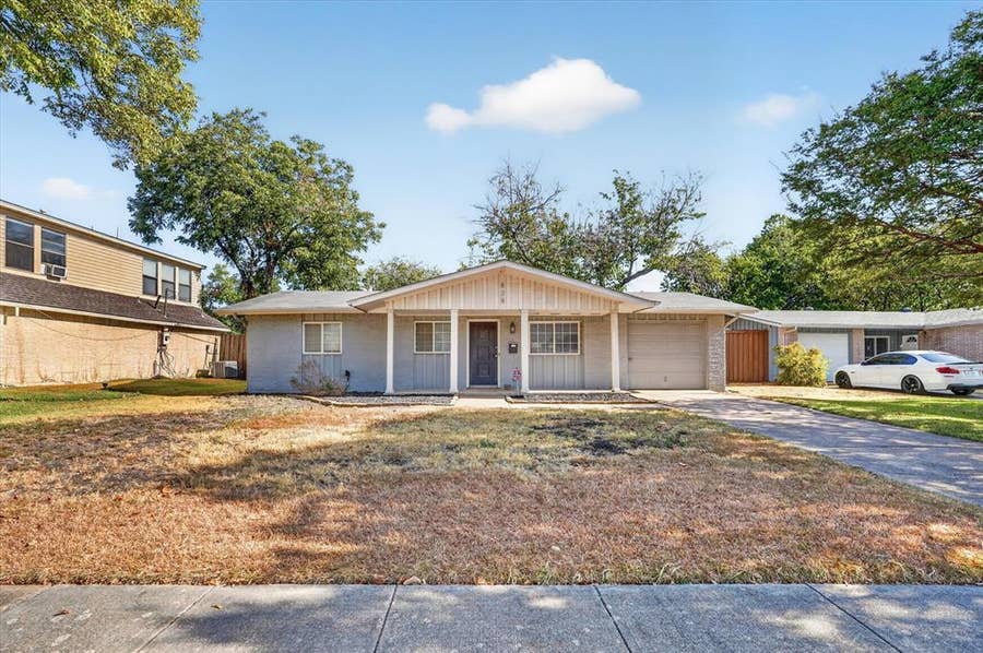 Property photo for 828 Kingswood Avenue, Richardson, TX