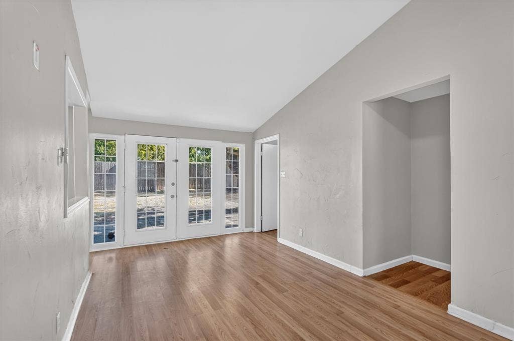 828 Kingswood Avenue, Richardson, TX 75080
