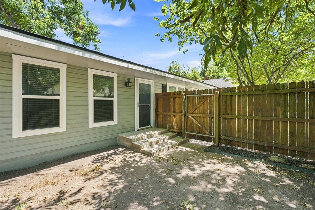 110 S Marable Street, West, TX 76691 110 S Marable Street, West, TX 76691