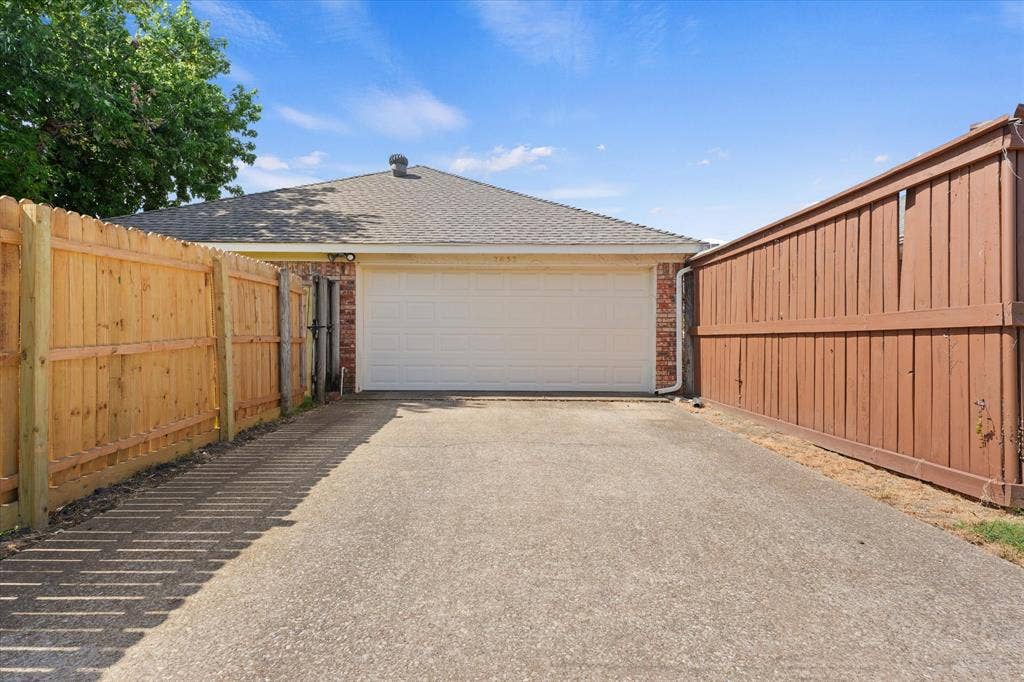 2833 Stoneridge Drive, Garland, TX 75044