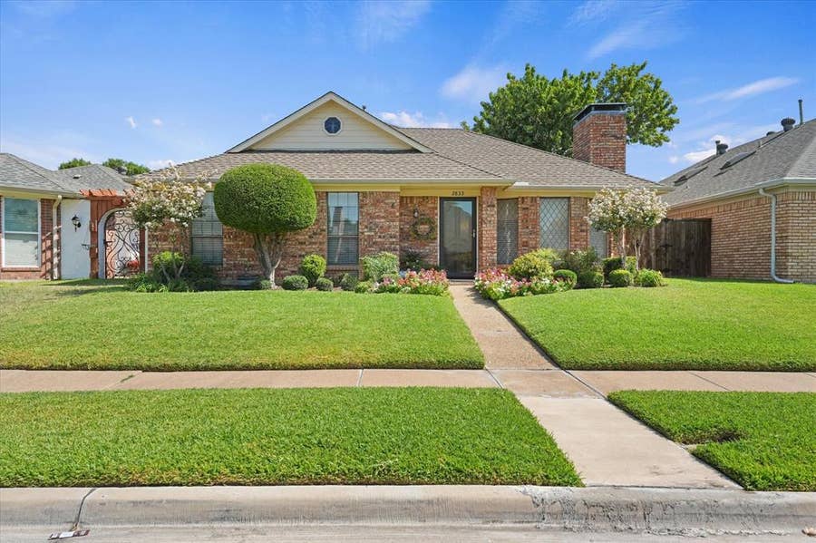 Property photo for 2833 Stoneridge Drive, Garland, TX