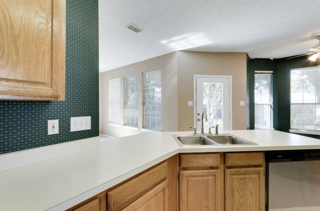 6801 Carrington Drive, Plano, TX 75023 6801 Carrington Drive, Plano, TX 75023