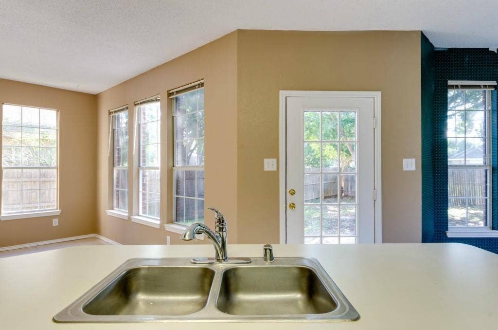 6801 Carrington Drive, Plano, TX 75023 6801 Carrington Drive, Plano, TX 75023