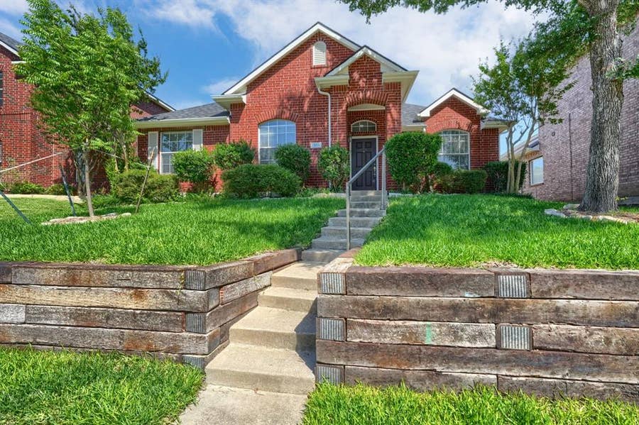 Property photo for 1305 Heather Brook Drive, Allen, TX