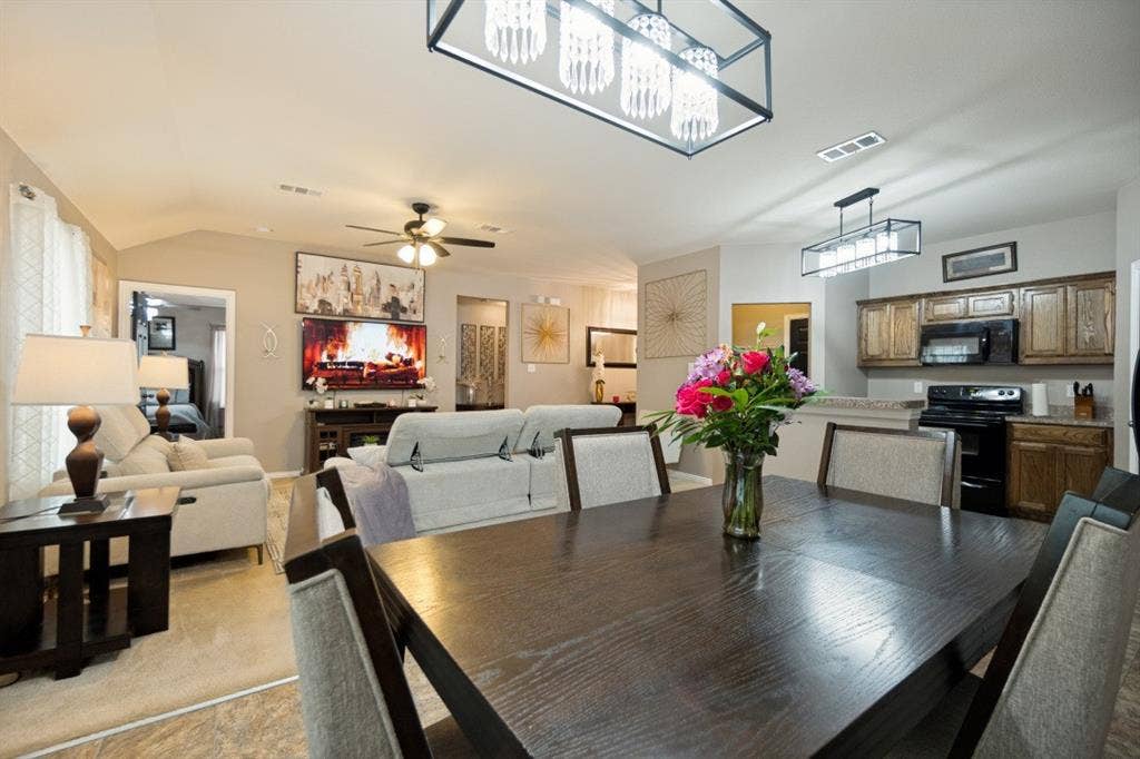 3031 Appaloosa Drive, Dallas, TX 75237 3031 Appaloosa Drive, Dallas, TX 75237