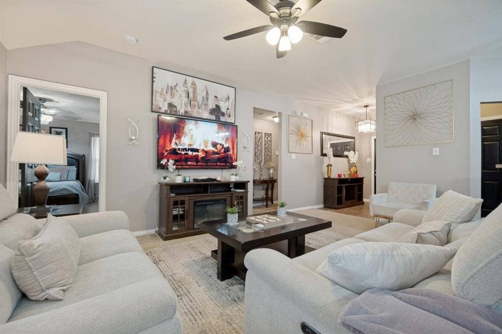 3031 Appaloosa Drive, Dallas, TX 75237 3031 Appaloosa Drive, Dallas, TX 75237