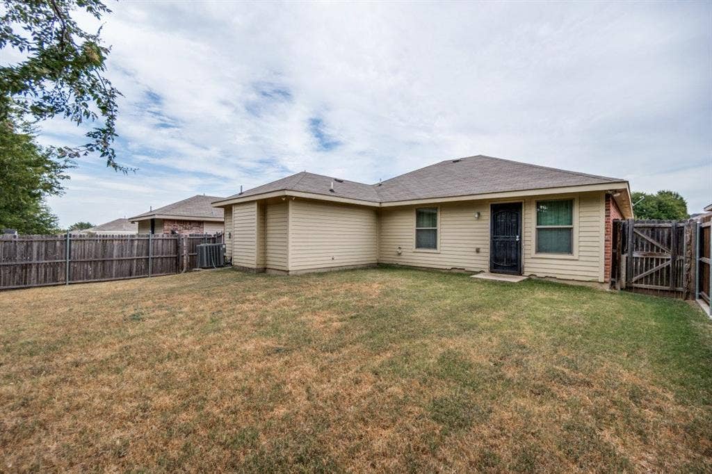 3031 Appaloosa Drive, Dallas, TX 75237 3031 Appaloosa Drive, Dallas, TX 75237
