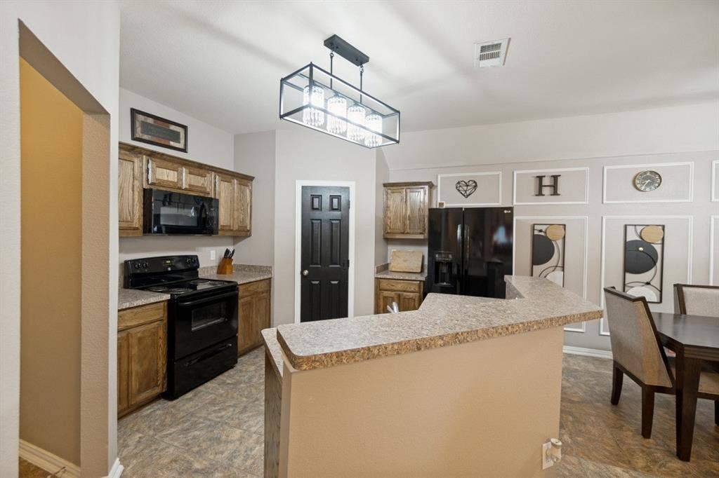 3031 Appaloosa Drive, Dallas, TX 75237 3031 Appaloosa Drive, Dallas, TX 75237