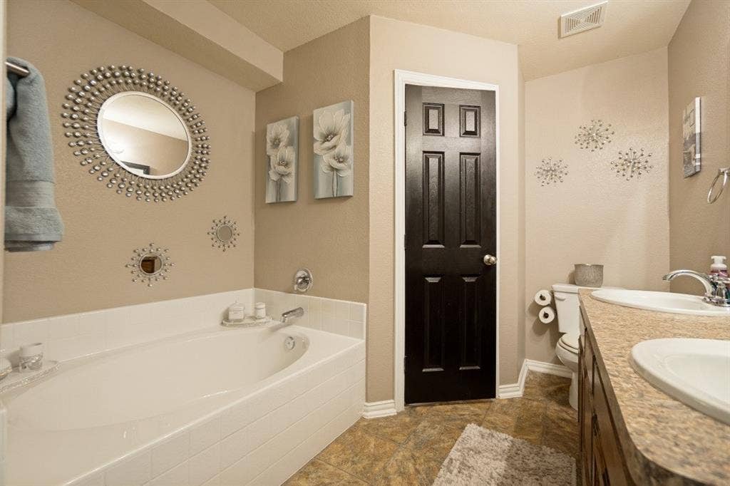 3031 Appaloosa Drive, Dallas, TX 75237 3031 Appaloosa Drive, Dallas, TX 75237