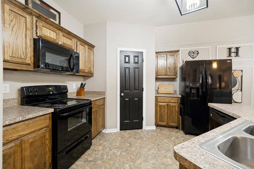 3031 Appaloosa Drive, Dallas, TX 75237 3031 Appaloosa Drive, Dallas, TX 75237