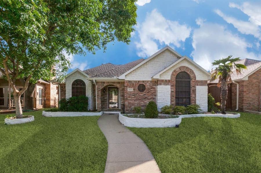 Property photo for 2817 Big Oaks Drive, Garland, TX