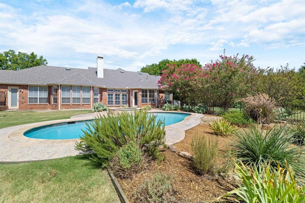 465 Bee Caves Road, Lucas, TX 75002 465 Bee Caves Road, Lucas, TX 75002