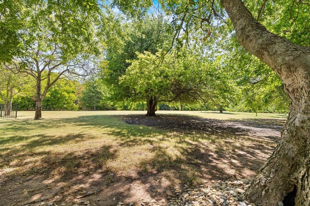 465 Bee Caves Road, Lucas, TX 75002 465 Bee Caves Road, Lucas, TX 75002