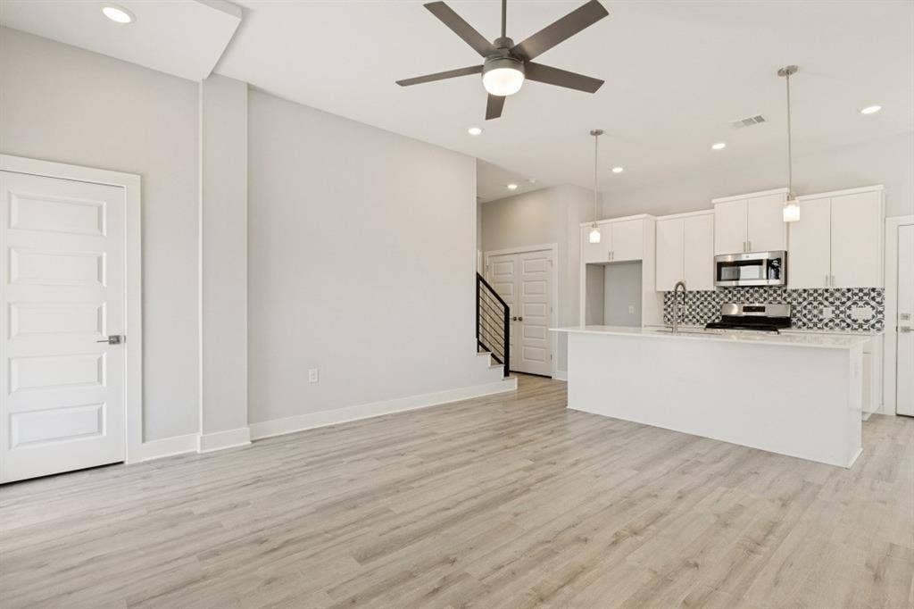 1042 Rosemont Street, #1, Austin, TX 78723 1042 Rosemont Street, #1, Austin, TX 78723