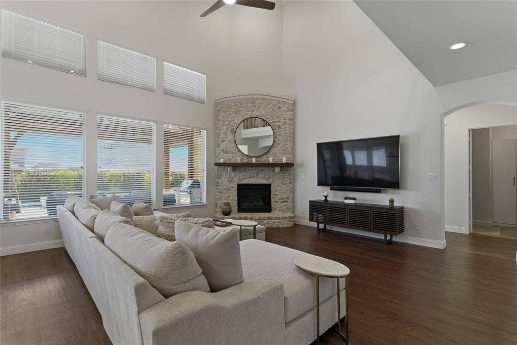 2801 Seabiscuit Road, Celina, TX 75009 2801 Seabiscuit Road, Celina, TX 75009